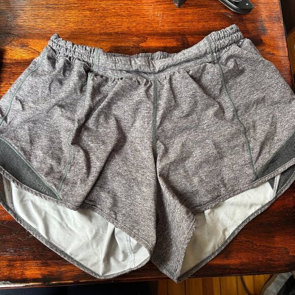 Lululemon Hotty Hot Short 2.5' Heather Lux Multi Black,Heathered Black SZ 6Tall - Picture 3 of 5